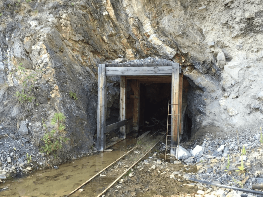 Die May-Mac-Mine in Greenwood B.C.